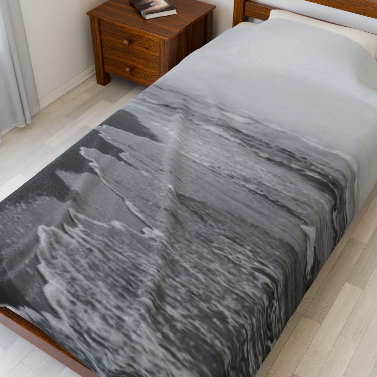 Cozy Ocean Waves Velveteen Blanket | Soft Throw for Home Decor, Beach Lovers Gift, Relaxation, Cozy Evenings, Beach House